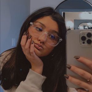 Meet your Posher, Kiana